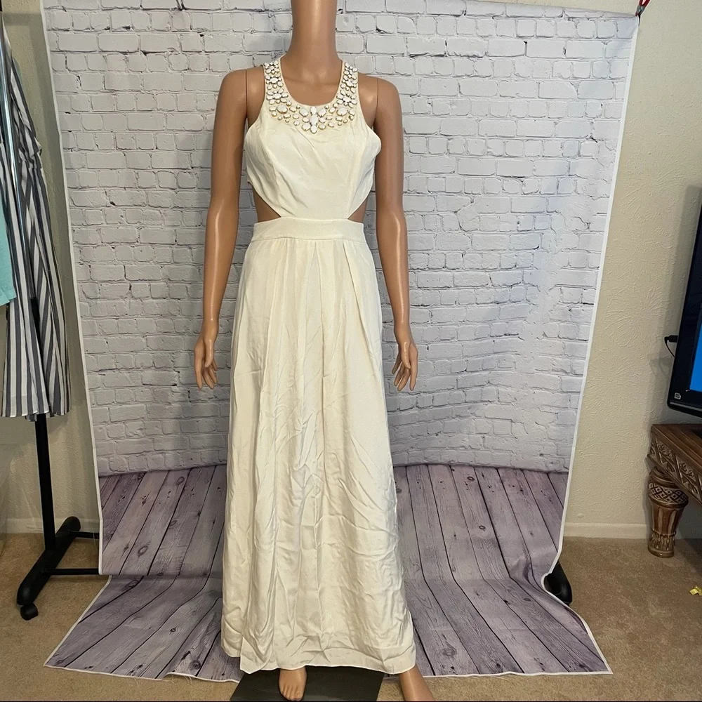 BCBG White Ball Gown w/ statement jewelry & open side slits size 2